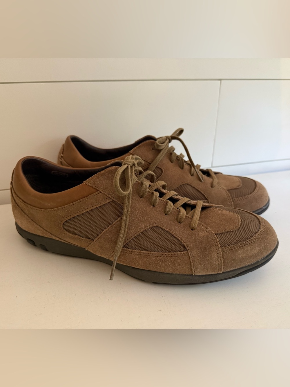 Like New Men's Casual Suede Lace-Up Sneakers in Brown